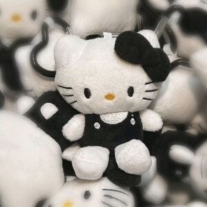 Hello Kitty Black Outfit Keychain